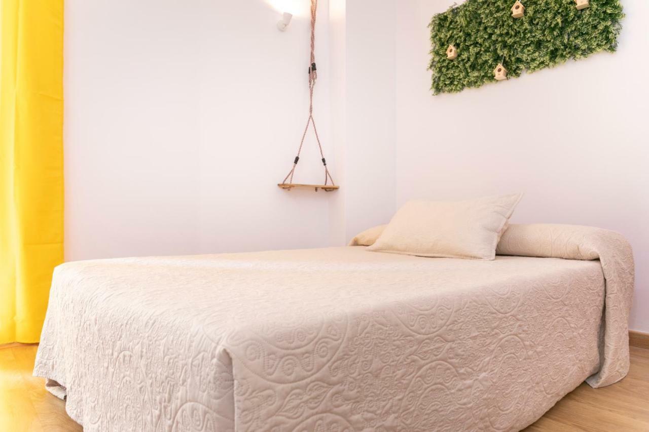 Apartamentos Momas La Casa De Mama Málaga Dış mekan fotoğraf